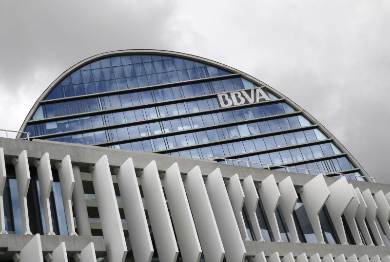 Fachada de la sede corporativa del BBVA. EFE/MARISCAL/Archivo