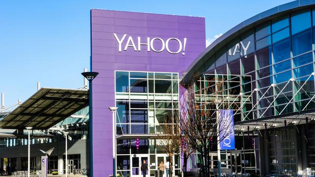 FOTO 8 | La abatida pionera de Internet quizá creyó que su mala racha alcanzó su fin con el ocaso de 2016 y el cierre de su adquisición por Verizon. Pero estaba en lo equivocado. La telefónica, que compró a Yahoo a un precio reducido a la oferta inicial tras la revelación del robo de datos que se perpetró en 2013, decidió investigar el ciberataque más a fondo para descubrir que todas, todas las cuentas de Yahoo fueron comprometidas en el ataque, o sea, 3,000 millones de cuentas. (Foto: yahoo