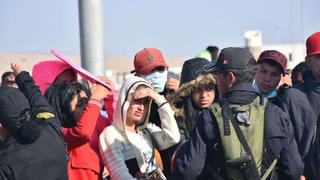 Migrantes venezolanos se registran en Chile para abordar vuelo de repatriación este 7 de mayo