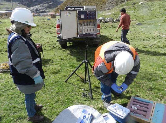 La empresa canadiense Plateau Energy Metals inició un proceso judicial para revocar la decisión del Ministerio de Energía y Minas que invalida la obtención de concesiones mineras con recursos de uranio que tiene la empresa en Puno. Se tratan de 32 petitorios mineros, los cuales se encuentran en litigio.