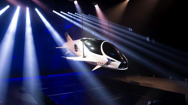 El diseño final de la nave incorpora una interpretación adaptada de la parrilla "spindle grille" distintiva de Lexus, con un diseño aerodinámico y con faros delanteros similares al del esperado cupé Lexus LC del 2018