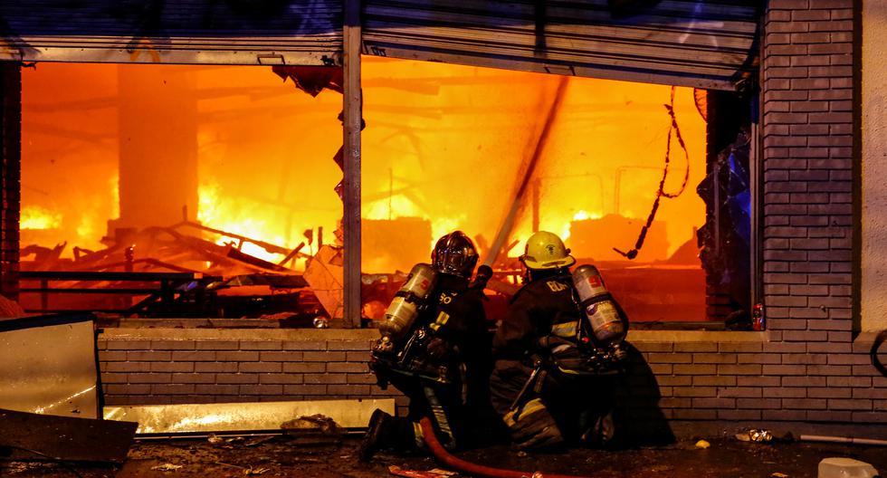 El fuego destruyó cerca de 150 hectáreas y 150 viviendas pero no causó ni heridos ni víctimas fatales. (Foto: Reuters)