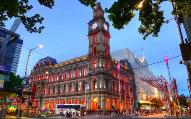 Quizás no sea el mall más grande del mundo, pero el General post Office en Melbourne, Australia, es uno de los más bonitos. El edificio fue uno de los primeros en ser construidos cuando Melbourne fue nombrada una ciudad en 1837, y ahora alberga a unas 60 