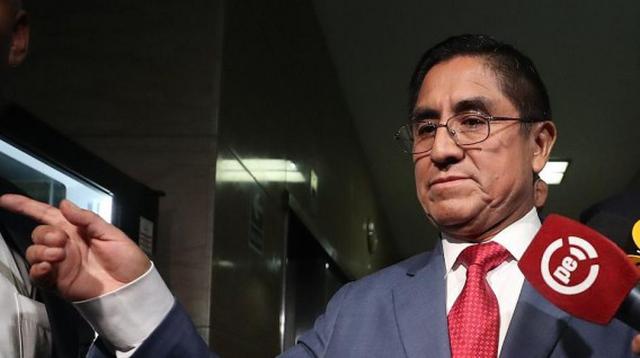 César Hinostroza Pariachi. Cargo: Expresidente de la Segunda Sala Penal Transitoria de la Corte Suprema. Vinculación: Protagonista de audios. La procuraduría lo  denunció por tráfico de influencia y otros delitos.