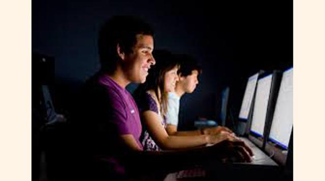 Computación e Informática. En el Instituto Cibertec se dicta esta carrera de tres años. Sus egresados tienen un ingreso promedio de S/ 2,217.