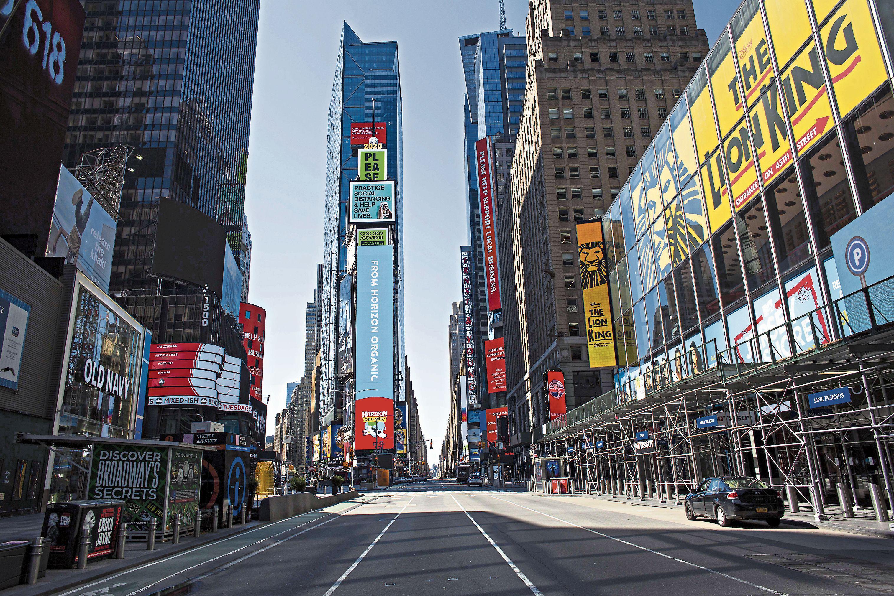 La siempre transitada Times Square, el corazón turístico de la ciudad, se ha quedado sin visitantes ni transeúntes. (Foto: AFP)