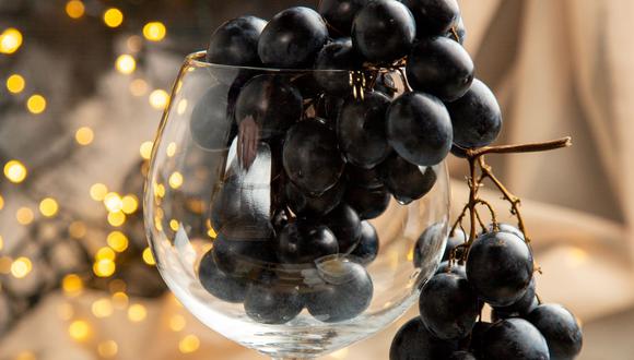 RITUALES | Lentejas, uvas o vino son algunos de los ingredientes que debes buscar en tu cocina antes de Año Nuevo. (Foto: Freepik)