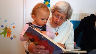 Es oficial: la ciencia dice que las abuelas nos hacen bien