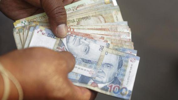 El 30 de agosto es feriado, los peruanos que trabajan ese día tienen el derecho de recibir tres sueldo por el día laborado. (Foto: USI Perú21)