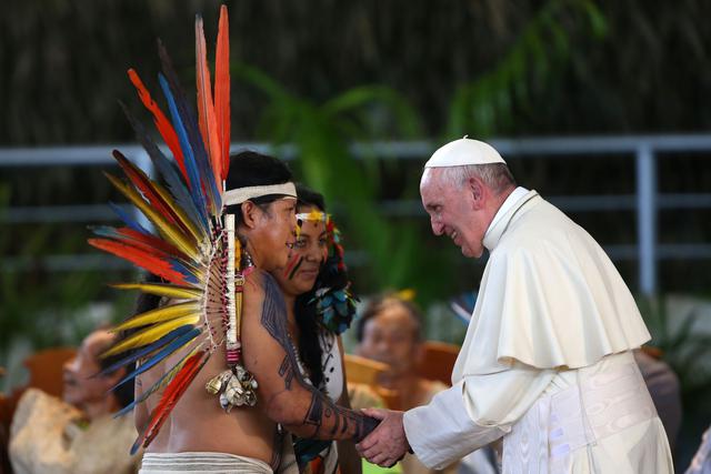Foto 1 | El Papa Francisco hizo el viernes una encendida defensa de los pueblos amazónicos y del medio ambiente que los alberga al afirmar que los grandes negocios y "la avidez del consumo" no deben destruir su hábitat natural, clave para todo el planeta.