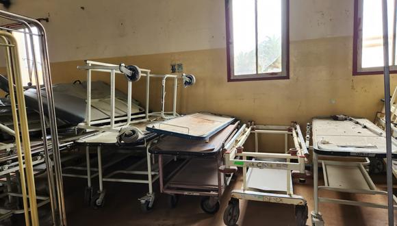 Se encontraron camillas y sillas de ruedas abandonadas en el Hospital Loayza. Foto: Defensoría del Pueblo