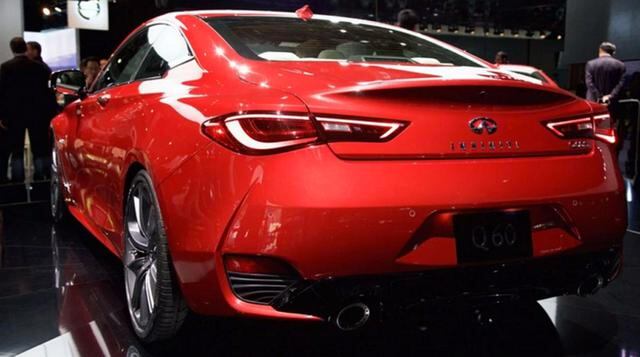 Toda esa potencia se ve reforzada por una transmisión automática de siete velocidades y una tracción trasera estándar.