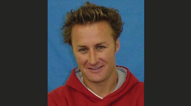 Jason Derek Brown. Es buscado por asesinato y robo a mano armada en Phoenix, Arizona en noviembre del 2004. Se presume que Brown habría disparado a un guardia de un coche blindado y huyó con el dinero. Por información sobre su paradero se daría hasta US$ 