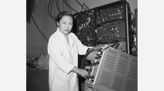 Chien-Shiung Wu: Pese a que esta física china-estadounidense participó en el desarrollo de la bomba atómica como parte del Proyecto Manhattan, muy pocos hoy en día han escuchado su nombre. En los años 50, dos físicos teóricos, Tsung-Dao Lee y Chen Ning Ya
