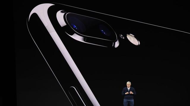 Foto 4 | Los nuevos teléfonos también cuentan con el primer procesador gráfico de Apple que ofrece una mayor velocidad, mejores cámaras y algunas características para aplicaciones de realidad aumentada. (Foto: Reuters)