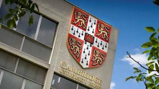 Universidad de Cambridge se defiende de las acusaciones de Mark Zuckerberg