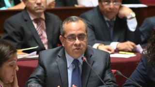 Ministro Saavedra solicita ir al Congreso para explicar compras cuestionadas
