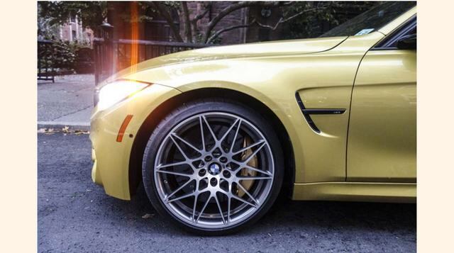 10. Mejor valor. El precio de venta sugerido para el nuevo sedán M3 2017 es US$ 64,000 (más tarifas de destino y entrega). Con la tecnología, confort y opciones de desempeño del auto que yo manejé, el precio total superó apenas los US$ 88,000. Esto es con