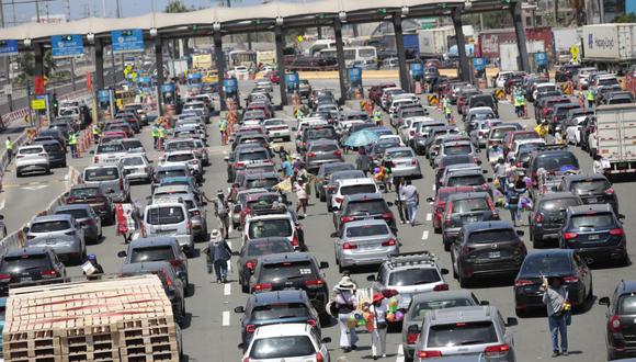 MML indicó que el incumplimiento por parte de Rutas de Lima provocó altos niveles de congestión vehicular el jueves 6 de abril (Foto: Lenin Tadeo / @photo.gec)