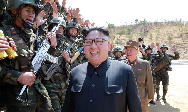El líder norcoreano Kim Jong-Un ha supervisa a sus comandos de las fuerzas especiales (foto: AFP).