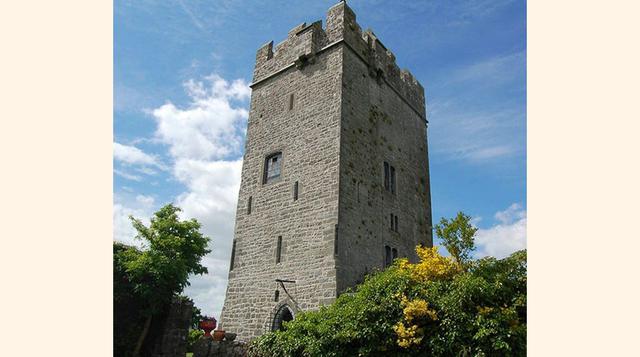 Castillo Ballyhannon – Clare, Irlanda. Precio por noche en grupo: 1,287 euros. Precio por persona: 117 euros. (Foto: Forbes)