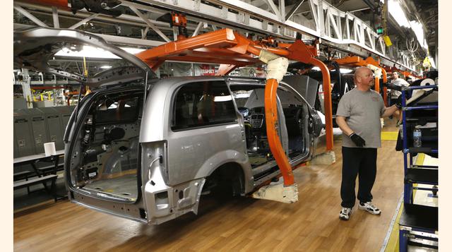 Los estadounidenses compraron 272,000 minivans Chrysler y Dodge el año pasado, comparado a los 413,336 en el 2000. (Foto: Reuters)