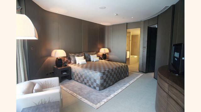 Burj Khalifa (Dubái). Cuenta con 900 viviendas. El 90% se vendieron antes de inaugurarse por US$ 8,700 el metro cuadrado (ahora han bajado). (Foto: Bloomberg)