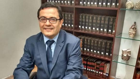 César Ochoa es nuevo magistrado del Tribunal Constitucional. Foto: Facebook