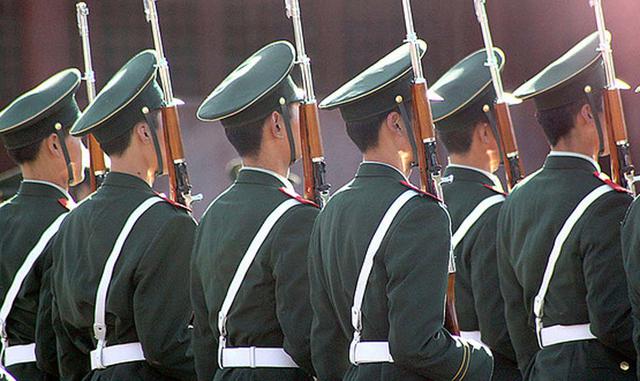 Defensa. Si tenemos en cuenta el papel fundamental que el sector industrial de defensa desempeña en la seguridad nacional, no es ninguna sorpresa ver que se ha clasificado como uno de los sectores más críticos de la sociedad.