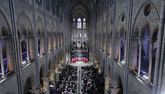 FOTO 11 | La catedral durante una ordenación
Las ordenaciones de los sacerdotes, que se ven aquí, en la catedral de Notre Dame, son celebradas por el cardenal Andre Vingt-Trois. Fotógrafo: Godong / Universal Images Group Editorial