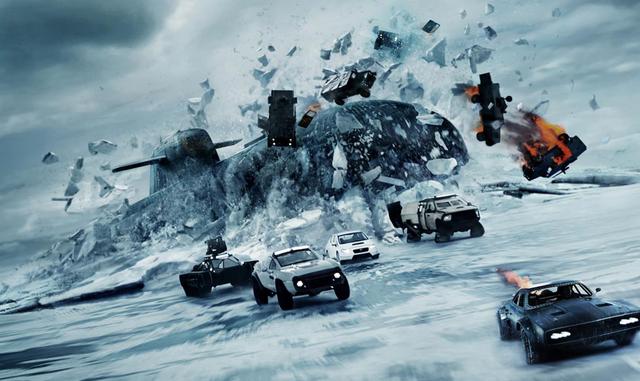 En el mercado internacional esta súper producción, de un presupuestos estimado de US$ 250 millones, consiguió la cifra récord de US$ 433.2 millones en tres días la semana pasada, más que "Jurassic World" (2015), que tenía hasta ahora el récord d