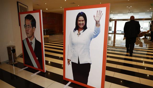 Fuerza Popular mostró imágenes del ex presidente Alberto Fujimori y de su actual lideresa, Keiko Fujimori. (Foto: Piko Tamashiro / GEC)