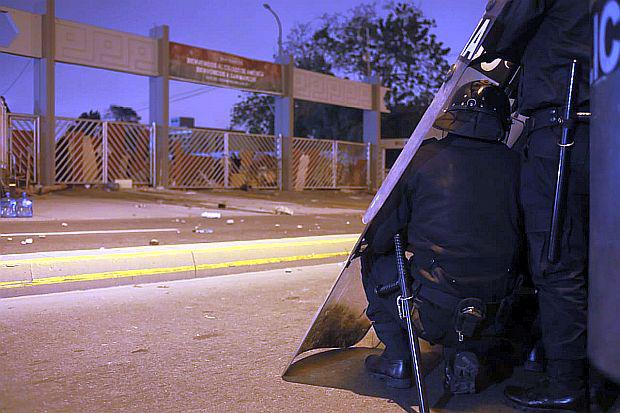Los estudiantes bloquearon las puertas de ingreso a la Universidad San Marcos. (Foto: Juan Ponce/GEC)