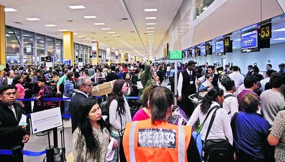 Reportan cancelación y retrasos de vuelos de hasta 3 horas en el aeropuerto Jorge Chávez. (Foto: GEC)
