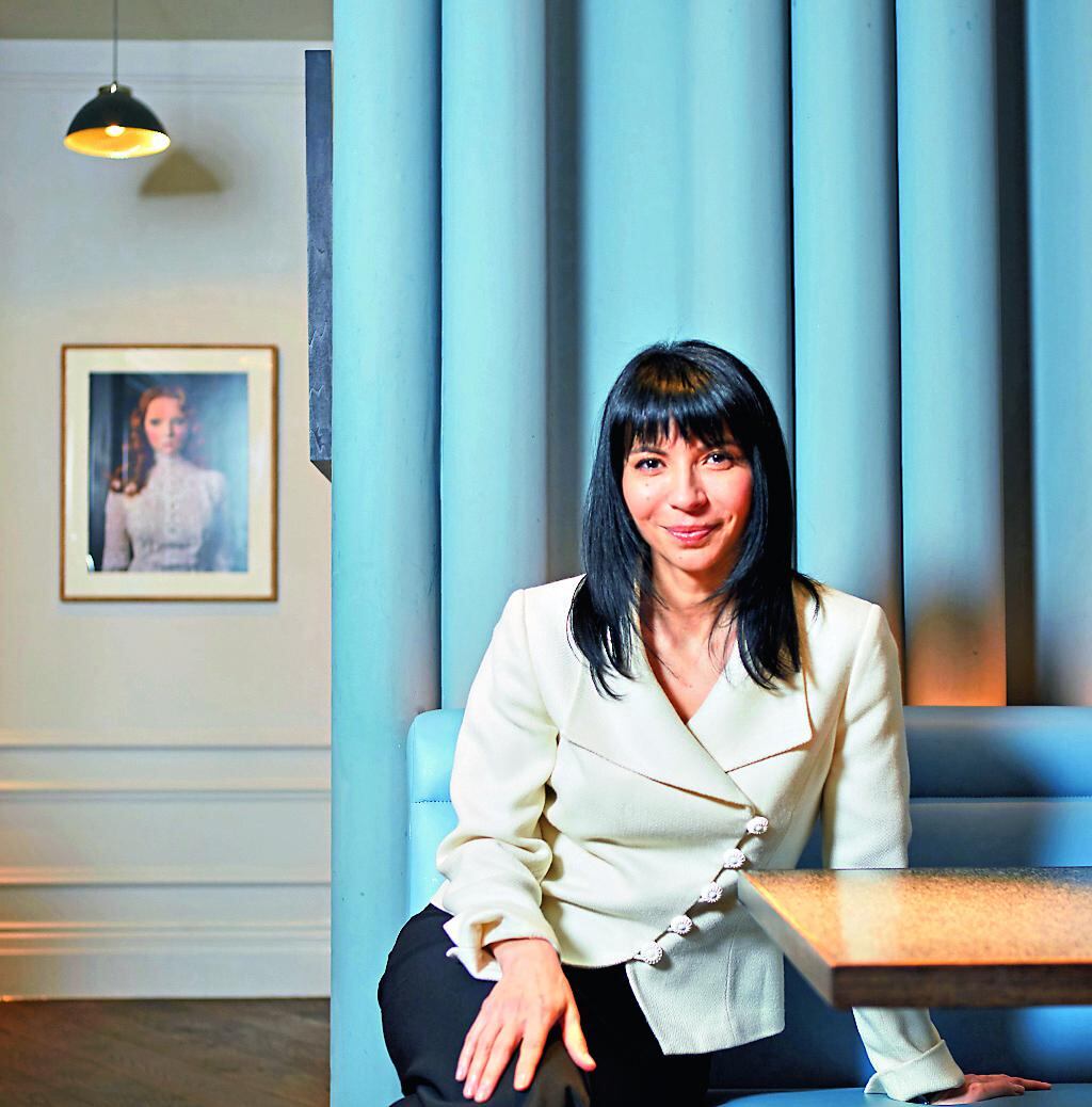 Misión. Angela Cretu se involucra a fondo en la campaña de empoderamiento de Avon. (Foto: Difusión)