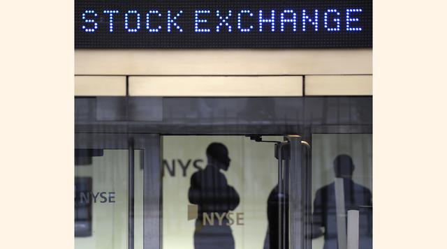 Los precios de la deuda referencial del Tesoro de Estados Unidos a 10 años y de las notas a 30 años cayeron, lo que impulsó a sus retornos a su mayor nivel en 10 meses, debido a que los inversores esperan que Trump aplique políticas comerciales proteccion