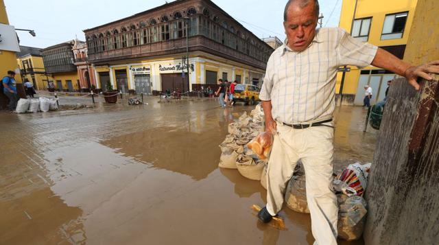 Damnificados por los estragos de los huaicos provocados por el desborde del río Huaycoloro. (Foto: Andina)