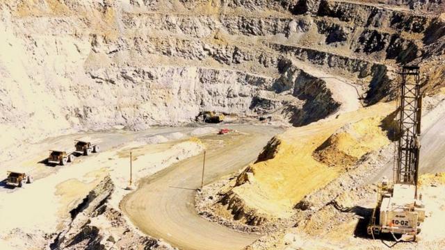 La mina de cobre Quellaveco, en el sur del Perú, cuenta con el EIA aprobado y con autorización de construcción. La propietaria Anglo American planea iniciar operaciones en enero del 2021. Tiene una inversión estimada de US$ 5,000 millones.  (Foto: Andina)
