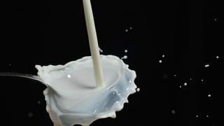 Gobierno aprueba que la leche evaporada se elabore solo con leche fresca 