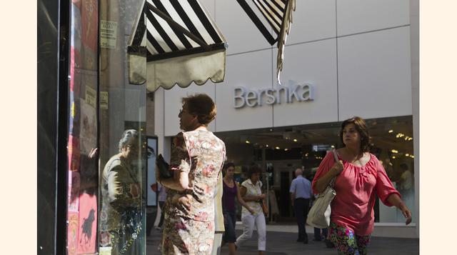 Bershka (España) es una marca de ropa orientada a los adolescentes. Tiene cerca de 1,000 tiendas en 66 países, con formatos futuristas. La marca tiene un valor de US$ 1,268 millones. (Foto: Bloomberg)