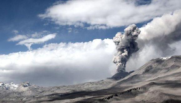 El monitoreo al volcán Sabancaya en Arequipa denota que el ligero aumento de la actividad eruptiva podría mantenerse en los próximos días. (Foto: Andina)