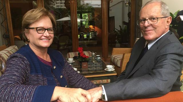 "Sueño para mis hijos, para mi esposa, que cumplió ayer 20 años de aniversario de matrimonio, un saludo. Sueño para todos nuestros hijos que esta nación moderna, mil valles dentro de un solo país".