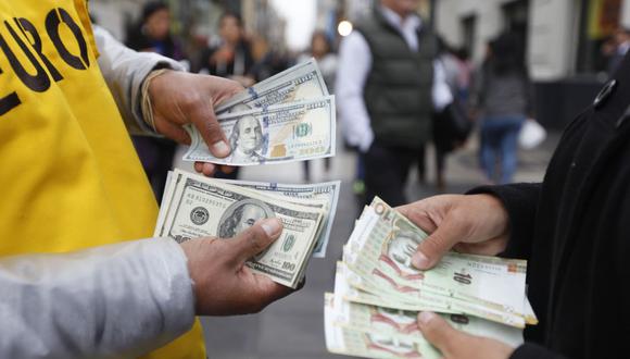 El dólar cerró al alza el lunes. (Foto: José Vidal | GEC)