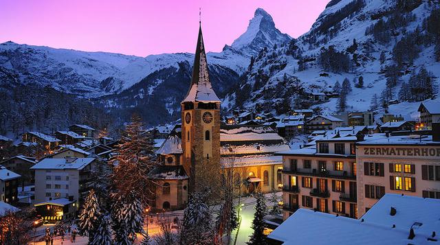 8. Zermatt, Suiza. Los Alpes suizosno se pueden esconder a la vista, y menos por la contaminación. En Zermatt lo entendieron a la perfección y prohibieron los automóviles para prevenir las emisiones de dióxido de carbono. Todos los vehículos que circulan 