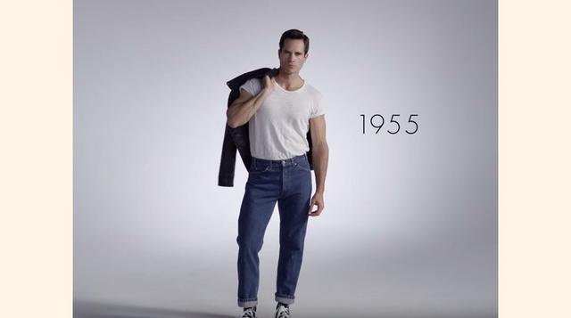 El año 1955 zanjas los trajes y sombreros. Muchos hombres adoptaron el estilo 'engrasador' de jeans y chaquetas de cuero negro. (Foto: businessinsider)