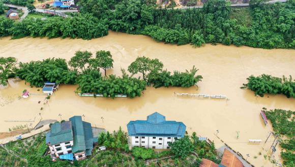 Campos sumergidos y edificios inundados después de fuertes lluvias en Rongan, en la región de Guangxi, en el sur de China, el 10 de junio de 2020. (Foto: AFP)