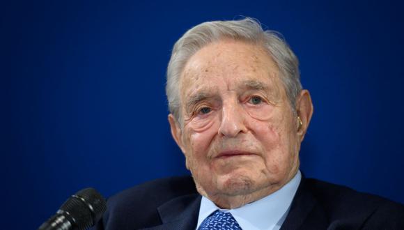 El inversionista y filántropo estadounidense nacido en Hungría George Soros pronuncia un discurso al margen de la reunión anual del Foro Económico Mundial (FEM), el 23 de enero de 2020 en Davos. (Fabrice COFFRINI / AFP).