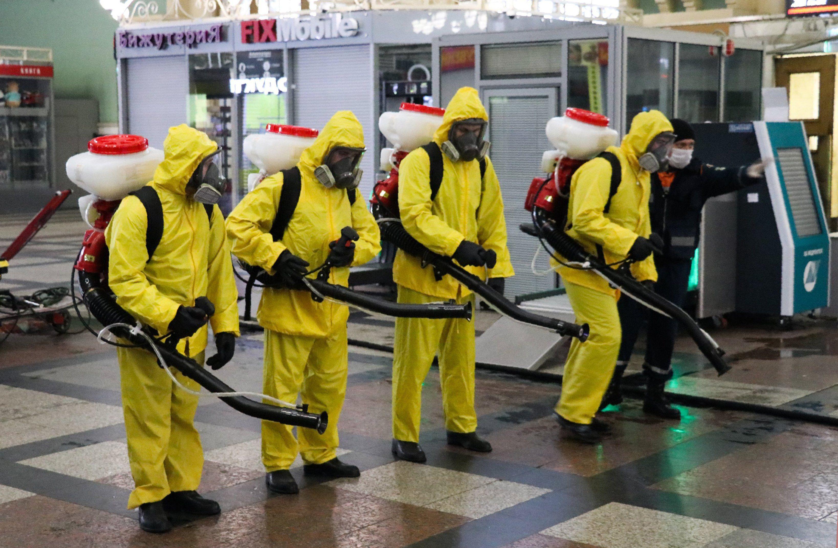 En Moscú crecía la preocupación de que los hospitales pudieran verse abrumados, después de que Rusia registrara un nuevo máximo diario de 9,633 infecciones nuevas. (Foto de la Agencia de Noticias de Moscú vía AP).