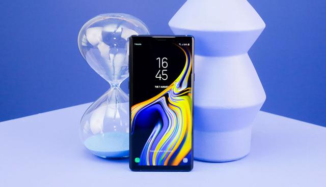 FOTO 6 | Memoria: El almacenamiento del Note 9 parte de los 128 gigabytes, y se le puede agregar más con una tarjeta MicroSD, mientras que Apple parte de los 64 megabytes. (Foto: Sarah Tew/CNET)