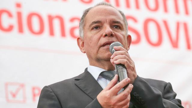 Jaime Obreros Charún es el viceministro de Promoción del Empleo y Capacitación Laboral del Ministerio de Trabajo y Promoción del Empleo (MTPE). Se graduó de la PUCP en derecho laboral en 1979. Es abogado colegiado. Tiene un Diplomado en Planeamiento Estra